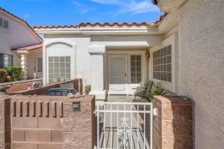 Photo #2: 2640797 Listing