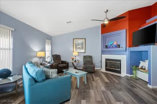 Photo #4: 2640797 Listing