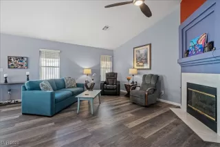 Photo #5: 2640797 Listing