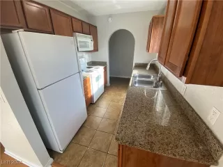 Photo #1: 2640798 Listing 