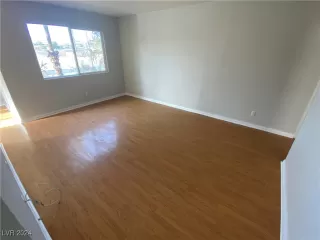 Photo #3: 2640798 Listing 