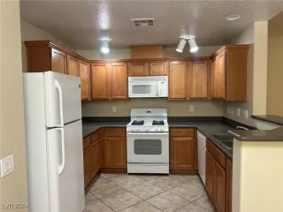 Photo #5: 2640811 Listing 