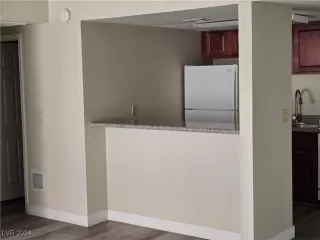 Photo #3: 2640823 Listing 