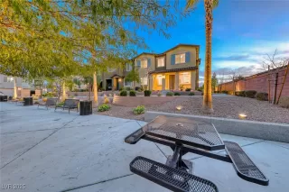 Photo #6: 2640852 Listing