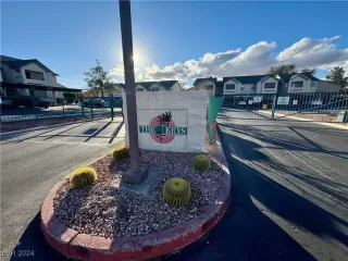 Photo #1: 2640860 Listing 