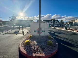 Photo #2: 2640860 Listing 