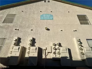 Photo #3: 2640860 Listing 