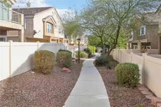 Photo #3: 2640870 Listing