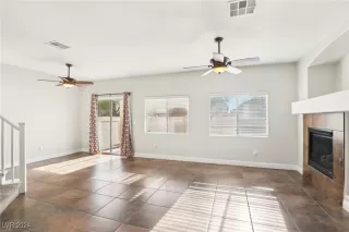 Photo #6: 2640870 Listing