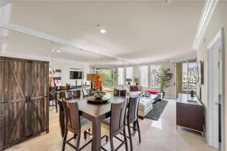 Photo #3: 2640877 Listing