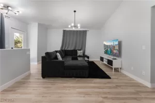 Photo #2: 2640881 Listing 