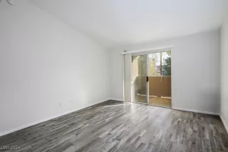 Photo #2: 2640890 Listing 