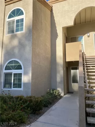Photo #1: 2640931 Listing