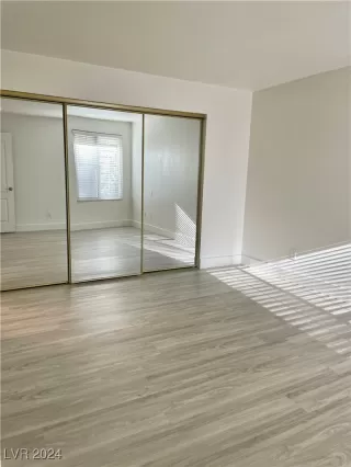 Photo #5: 2640931 Listing