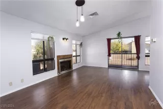 Photo #1: 2640935 Listing