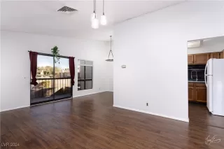 Photo #4: 2640935 Listing