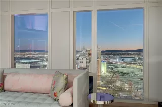 Photo #2: 2640945 Listing