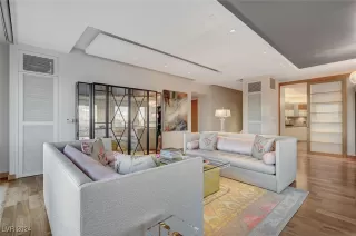 Photo #5: 2640945 Listing