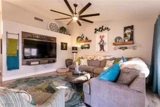 Photo #3: 2640948 Listing