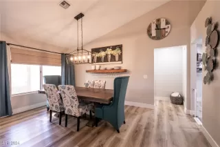 Photo #5: 2640948 Listing