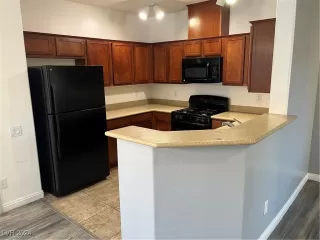 Photo #5: 2640956 Listing 
