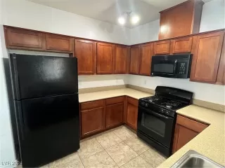 Photo #6: 2640956 Listing 