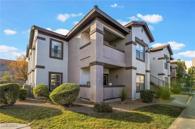 MLS: 2640968 Condo For Sale