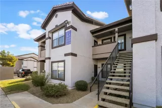 Photo #1: 2640968 Listing