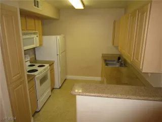 Photo #4: 2641037 Listing 