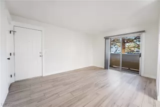 Photo #4: 2641041 Listing 