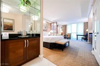 Photo #3: 2641060 Listing