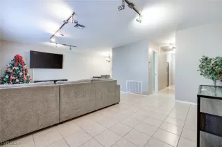 Photo #6: 2641075 Listing