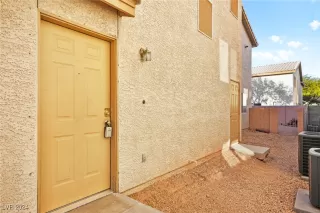 Photo #5: 2641086 Listing