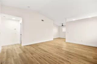 Photo #6: 2641086 Listing