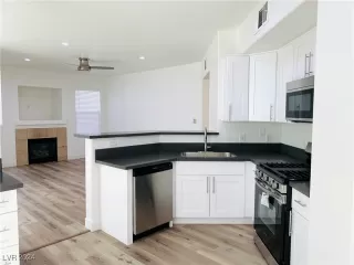 Photo #4: 2641097 Listing 