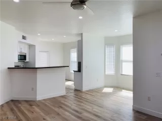 Photo #6: 2641097 Listing 