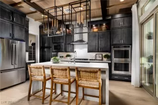 Photo #5: 2641126 Listing