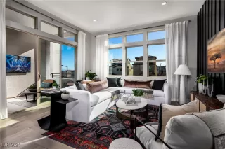 Photo #3: 2641127 Listing