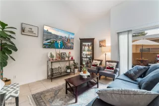 Photo #4: 2641128 Listing