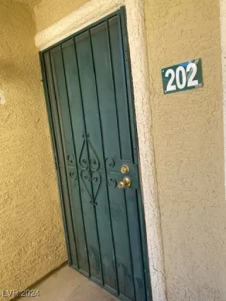 Photo #3: 2641144 Listing 