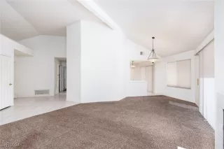 Photo #3: 2641161 Listing 