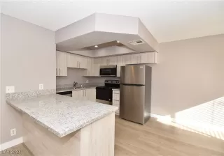 Photo #1: 2641172 Listing 