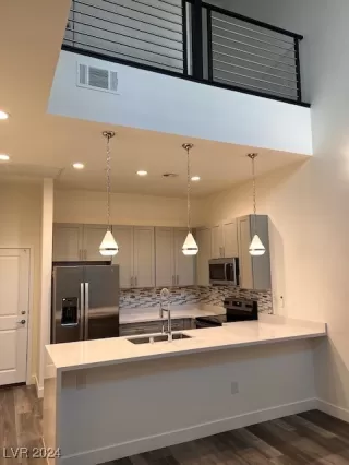 Photo #1: 2641175 Listing 