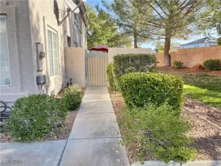 Photo #1: 2641179 Listing 