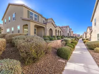 Photo #1: 2641188 Listing 