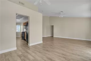 Photo #6: 2641205 Listing