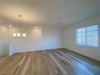 Photo #5: 2641226 Listing 