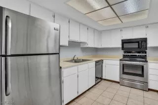 Photo #3: 2641251 Listing