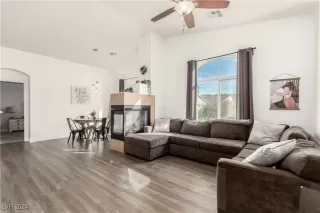 Photo #3: 2641272 Listing