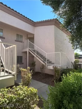 Photo #2: 2641307 Listing